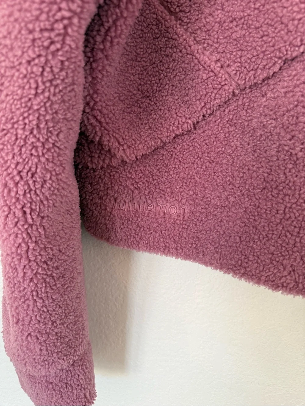 Lululemon Scuba Oversized Cropped Fleece Funnel quarter zip hoodie in size M/L
